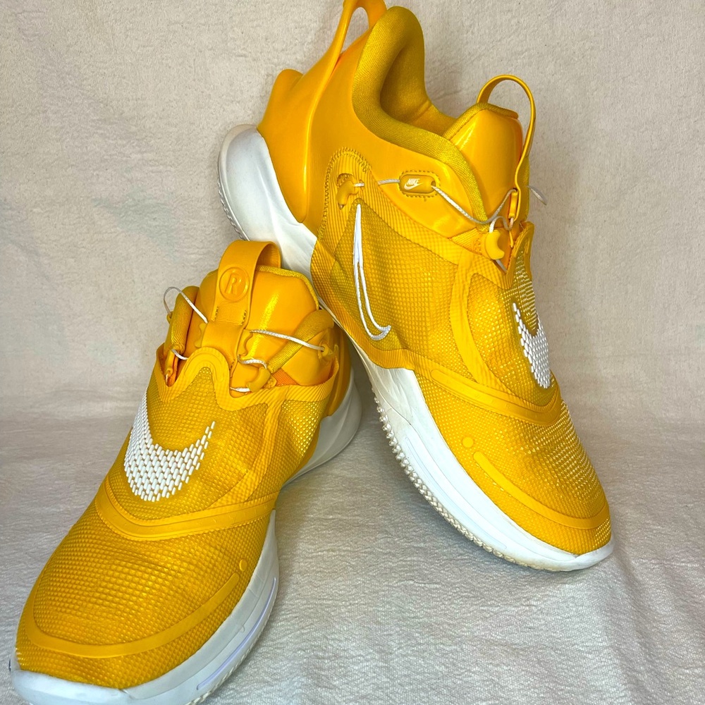 Nike adapt BB 2.0 Winners Circle 2K20 men’s 13 Yellow/White